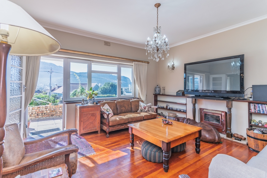 5 Bedroom Property for Sale in Fish Hoek Western Cape
